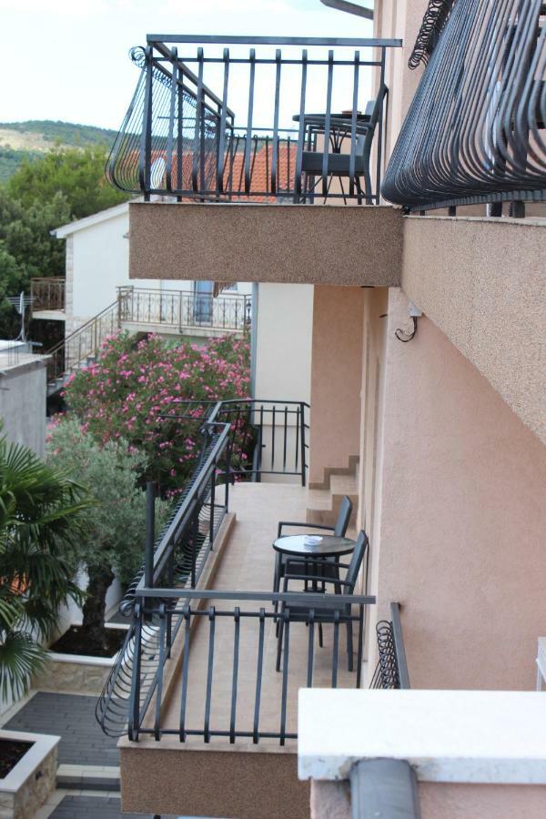 Apartments Villa Jelena Vodice Exterior foto
